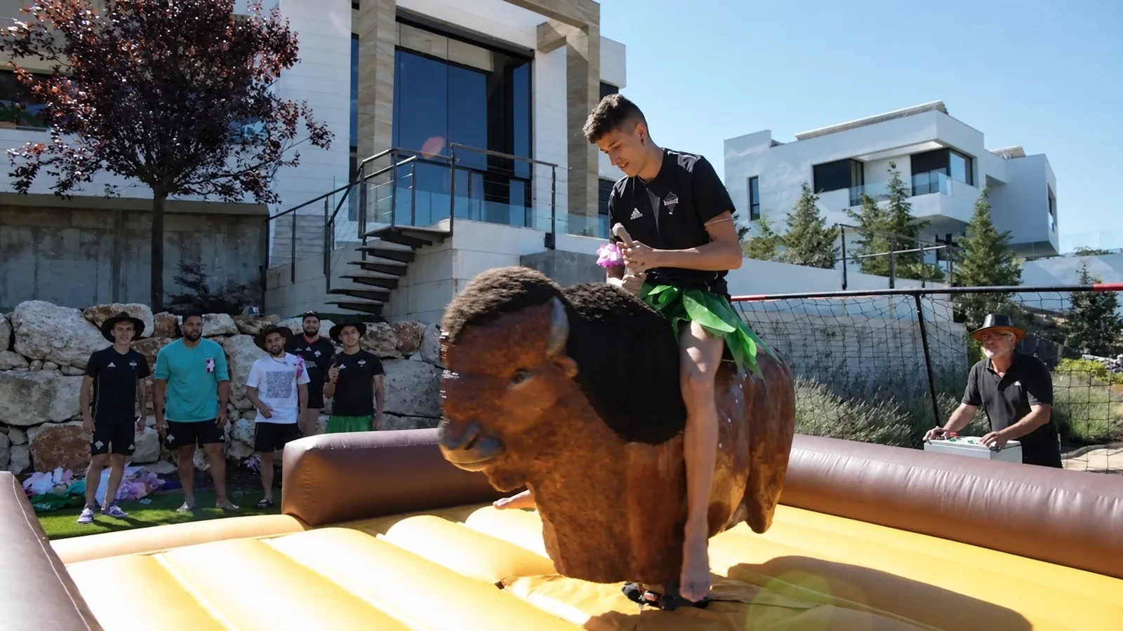 Toro mecánico de Fiesta y Eventos en Team Heretics
